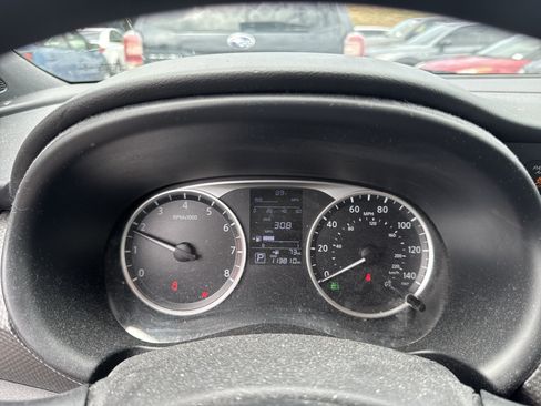 Used 2018 Nissan Kicks S FWD image 5