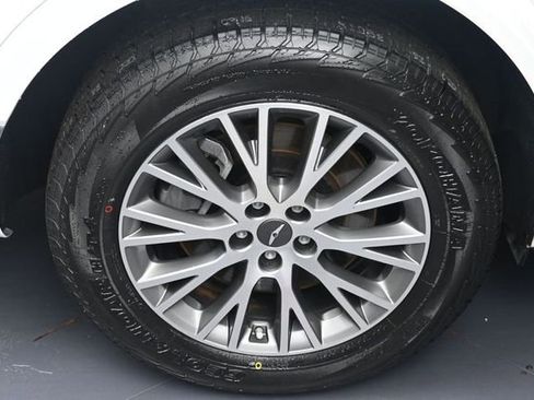 Used 2024 Genesis GV80 2.5T AWD/4WD image 5