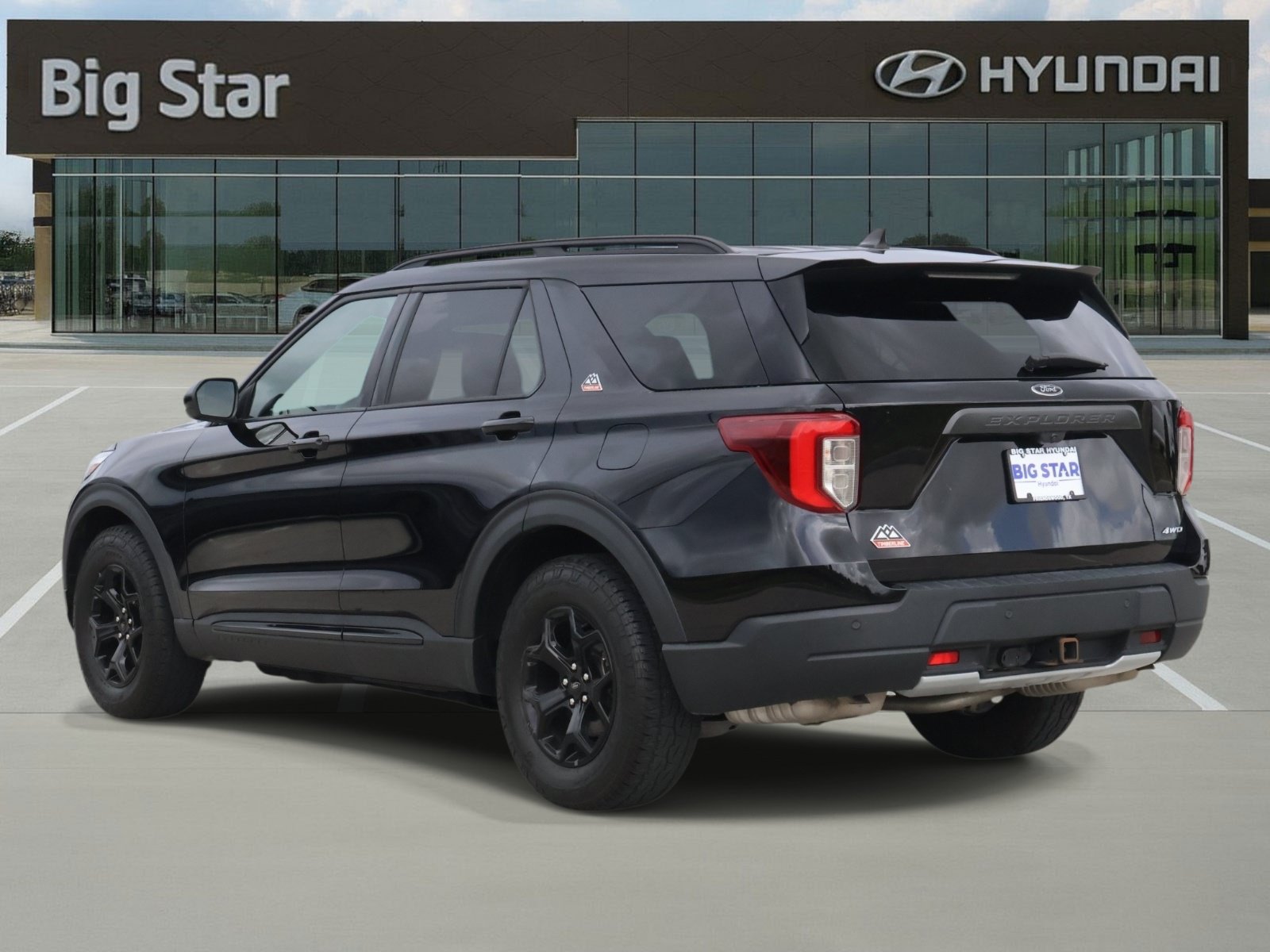 Used 2023 Ford Explorer Timberline w/ Timberline Technology Package AWD/4WD image 3