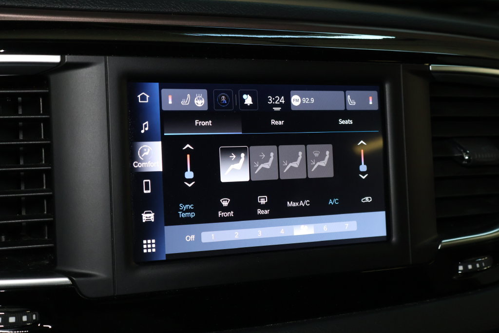 Used 2023 Chrysler Voyager LX FWD image 30