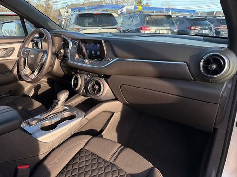 Used 2020 Chevrolet Blazer LT image 38