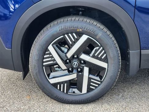 New 2026 Nissan Kicks SV image 7