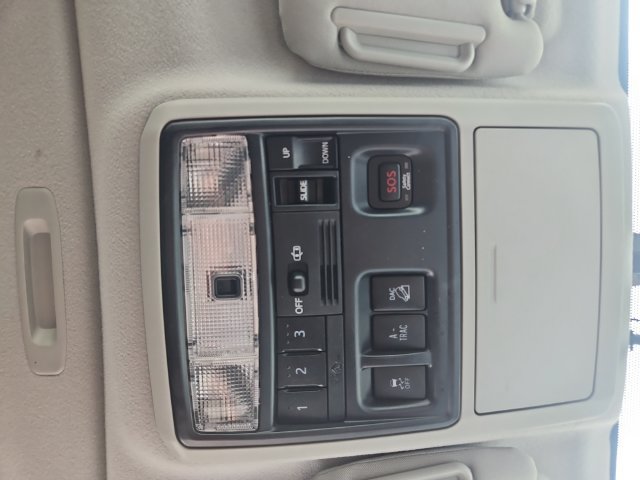 Used 2015 Toyota 4Runner Limited AWD/4WD image 27