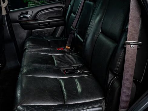 Used 2008 Cadillac Escalade AWD image 16