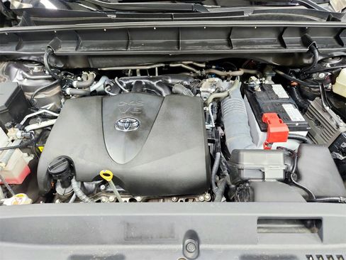 Used 2022 Toyota Highlander XLE image 17