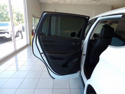 Used 2018 Buick Envision Essence w/ LPO, Cargo Package AWD/4WD image 17