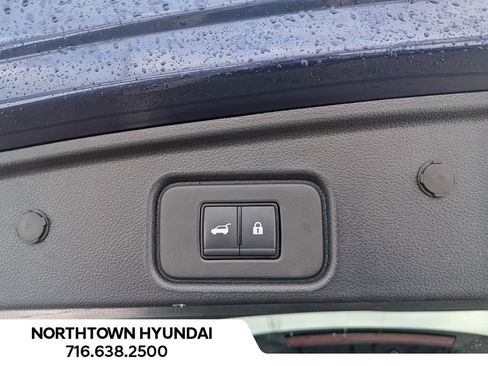 Used 2025 Nissan Pathfinder SV image 33