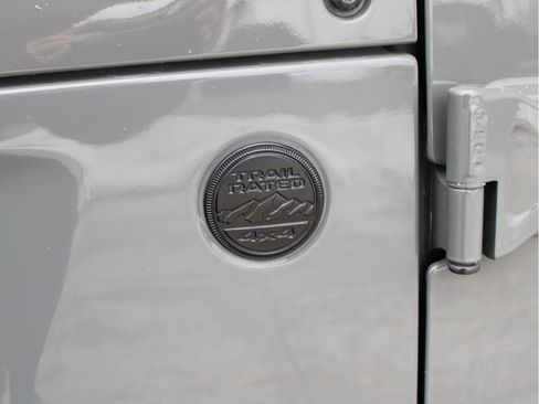 Certified 2021 Jeep Gladiator Sport image 34