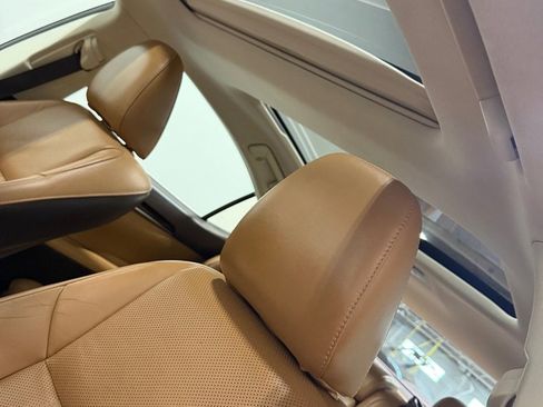 Used 2016 Lexus ES 350 w/ Luxury Package w/Wood Trim image 17