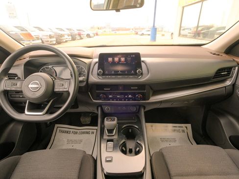 Used 2023 Nissan Rogue SV image 32