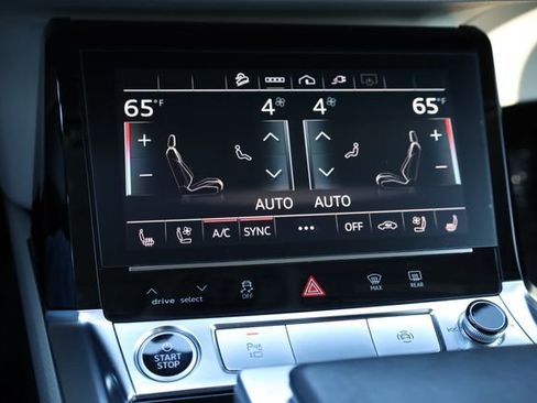 Used 2024 Audi Q8 e-tron Premium Plus w/ Premium Plus Package image 19