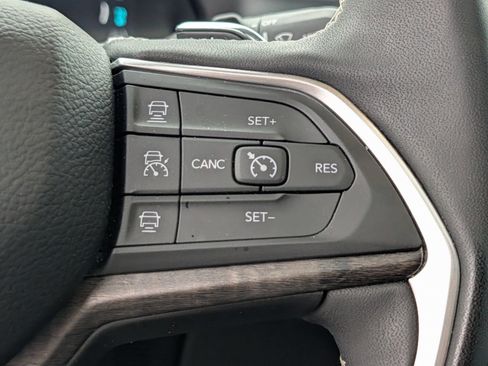 Used 2024 Jeep Grand Cherokee Limited 4xe AWD/4WD image 33