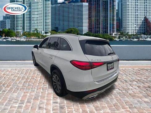 Used 2023 Mercedes-Benz GLC 300 image 4