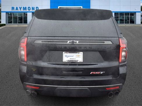 Used 2022 Chevrolet Suburban RST w/ Sport Performance Package image 4