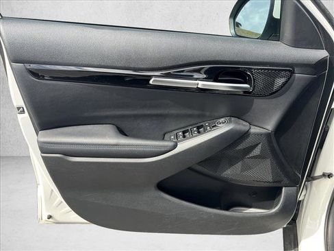 Used 2023 Kia Seltos S w/ Navigation Package image 11