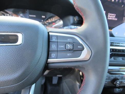 Used 2022 Jeep Compass Trailhawk AWD/4WD image 21