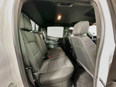 Used 2025 Chevrolet Colorado W/T w/ Advanced Trailering Package RWD image 27