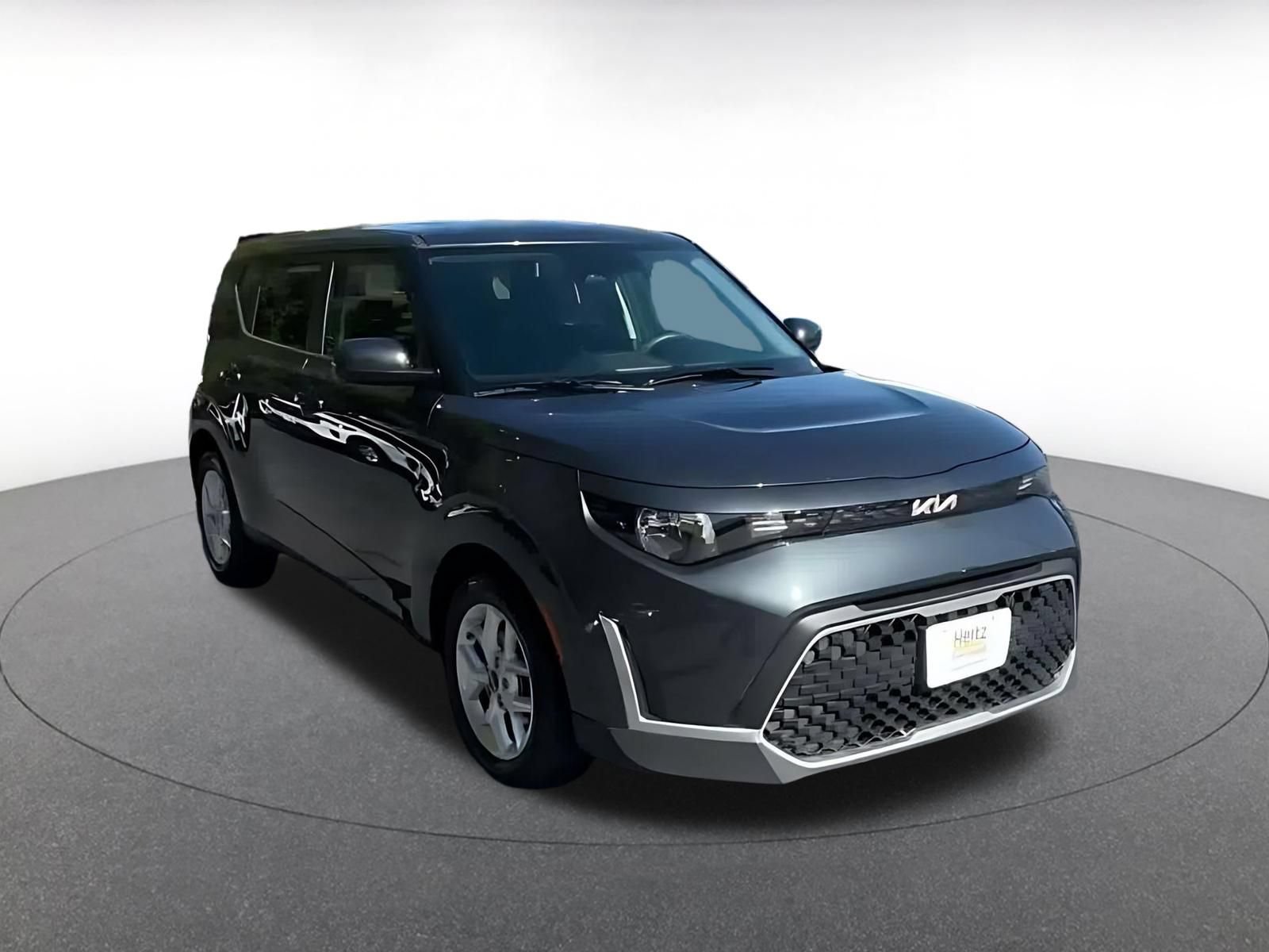 Used 2025 Kia Soul LX w/ LX Technology Package FWD image 3