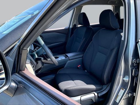 Used 2023 Nissan Rogue S FWD image 8