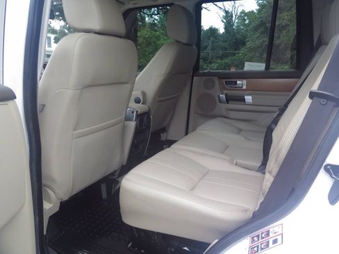 Used 2016 Land Rover LR4 HSE Silver Edition AWD/4WD image 15