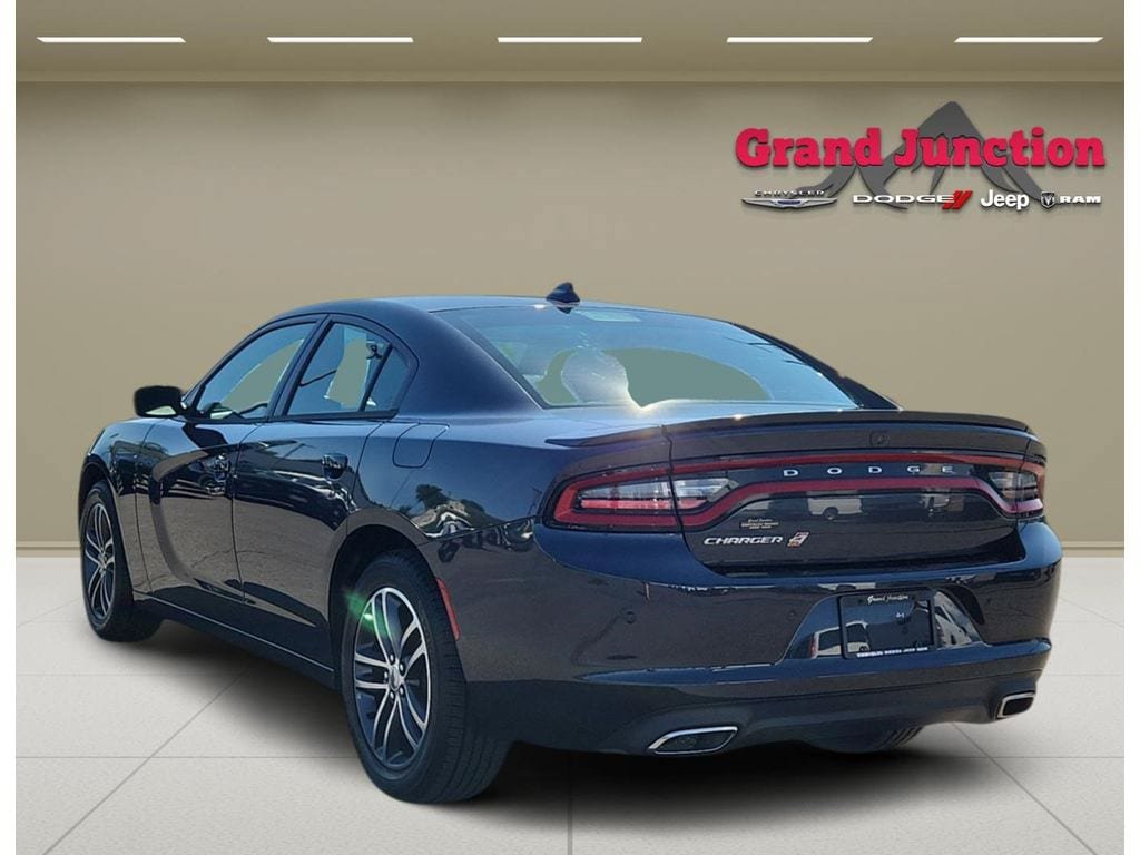 Used 2019 Dodge Charger SXT AWD/4WD image 4