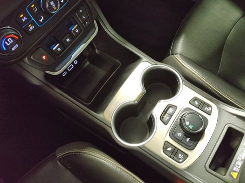 Used 2020 GMC Terrain Denali w/ Denali Premium Package FWD image 26