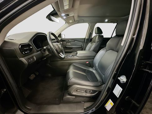 Used 2023 Honda Pilot Touring image 13