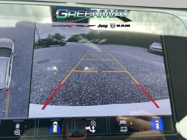 Used 2024 Chevrolet Equinox RS FWD image 20