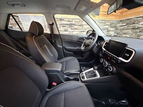 Used 2026 Hyundai Venue SEL FWD image 16