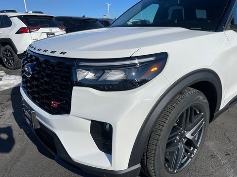 Used 2025 Ford Explorer ST w/ Sun And Sound Package image 40