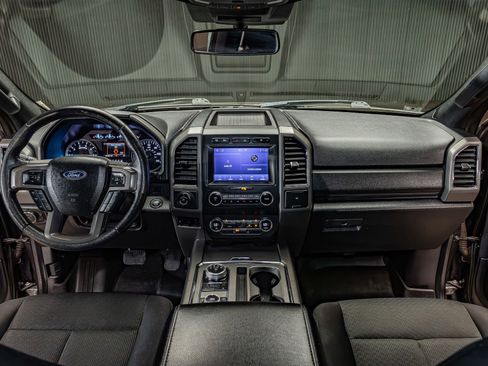 Used 2020 Ford Expedition XLT w/ FX4 Off-Road Package AWD/4WD image 15