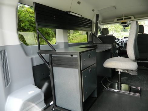 Used 2019 Ford Transit 150 XLT RWD image 12