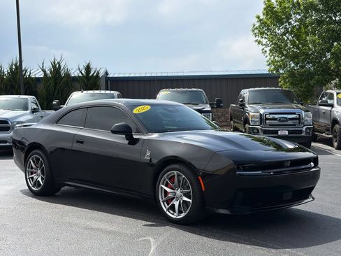 Used 2025 Dodge Charger Daytona Scat Pack w/ Track Pack AWD/4WD image 15