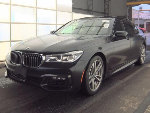 Used 2019 BMW 750i xDrive AWD/4WD image 2