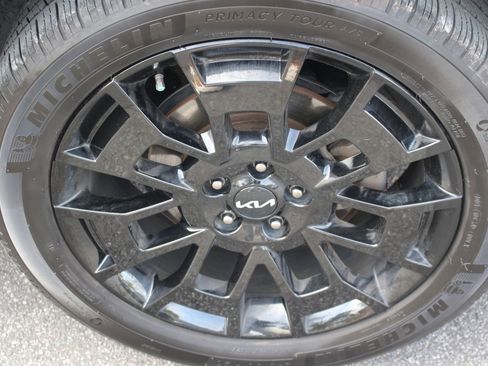 Certified 2022 Kia Telluride EX w/ EX Premium Package image 15