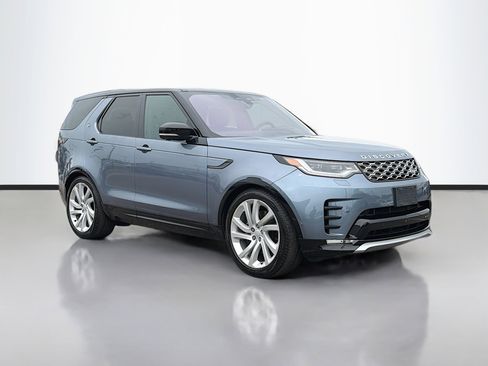Used 2023 Land Rover Discovery Metropolitan Edition image 7