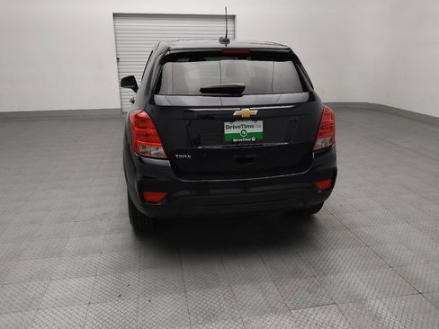 Used 2022 Chevrolet Trax LS w/ Tint and Cruise Package FWD image 6