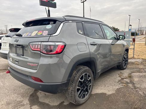 Used 2021 Jeep Compass Trailhawk image 4