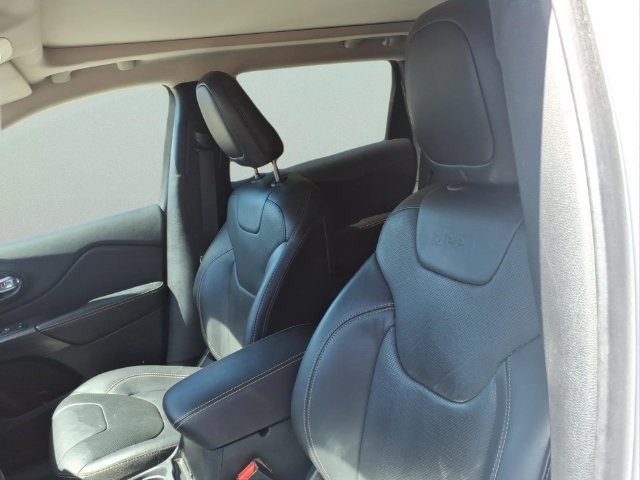 Used 2016 Jeep Cherokee Limited w/ Luxury Group AWD/4WD image 15