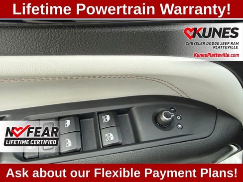 Used 2025 Jeep Compass Limited image 13