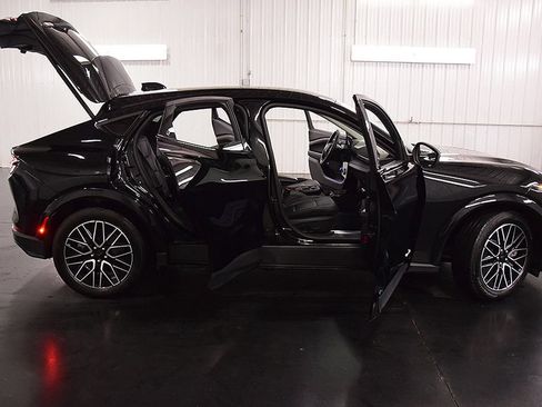 Used 2025 Ford Mustang Mach-E Premium AWD/4WD image 34