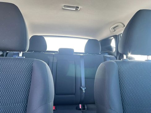 Used 2017 Nissan Rogue Sport S image 18