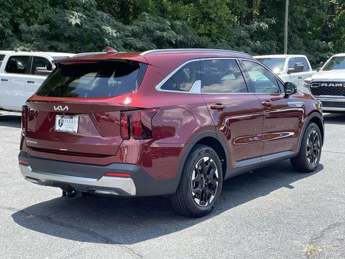 Used 2025 Kia Sorento S w/ Panoramic Sunroof Package FWD image 8