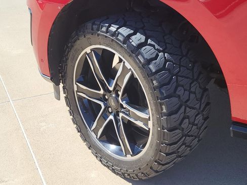 Used 2021 Ford Expedition Limited image 11