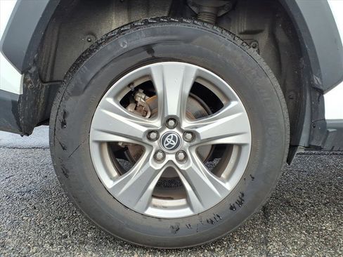 Used 2024 Toyota RAV4 XLE image 9