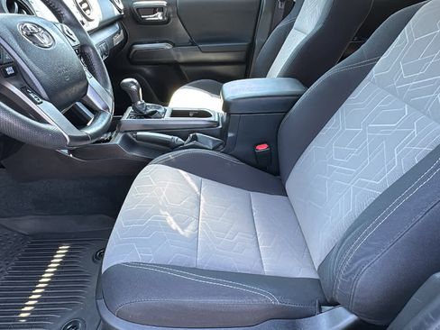 Used 2023 Toyota Tacoma TRD Sport image 36