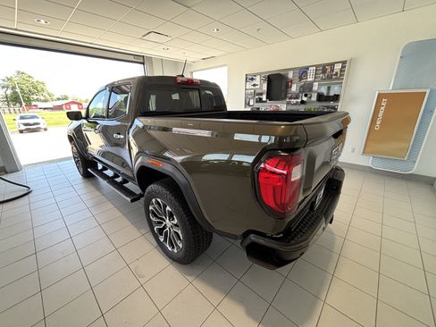 Used 2024 GMC Canyon Denali AWD/4WD image 4