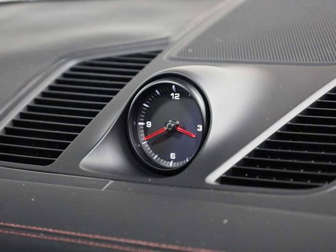 Used 2022 Porsche Cayenne image 23