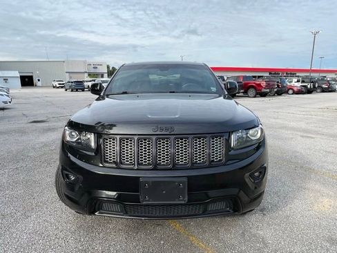 Used 2015 Jeep Grand Cherokee Altitude AWD/4WD image 9