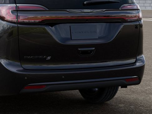 New 2026 Chrysler Pacifica Select w/ S Appearance Package FWD image 13